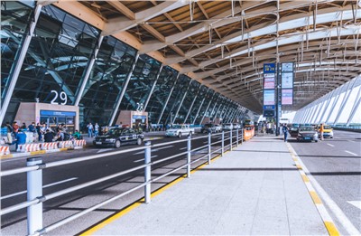 你知道機場都用什么廣播嗎？會斷播嗎？會出故障嗎？